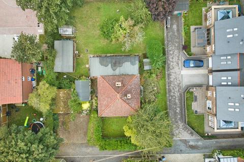 4 bed property, in London Road, £595,000