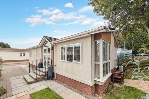 2 bed property, in Milano Avenue, £185,000