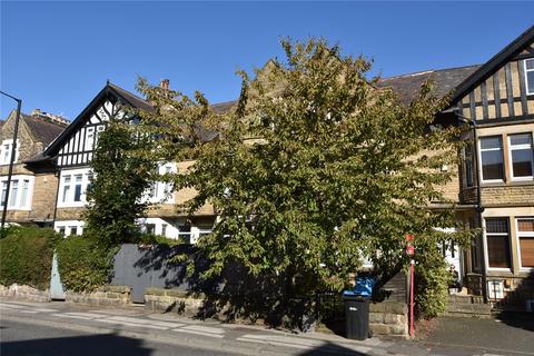 6 bed property, in Kings Road, £320,000