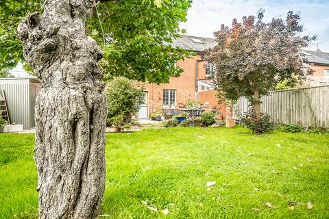 3 bed property, in High Street, £439,950