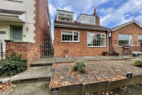 2 bed property, in The Green, £150,000