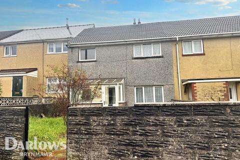 3 bed property, in Queensway, £90,000