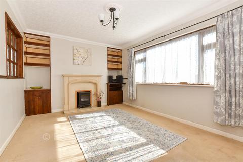 3 bed property, in Grenville Drive, £250,000