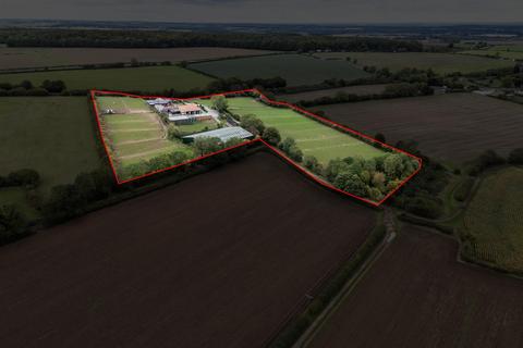 4 bed property, in Whitwell Common, £1,400,000