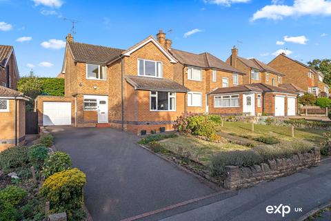 3 bed property, in Summercourt Drive, £350,000