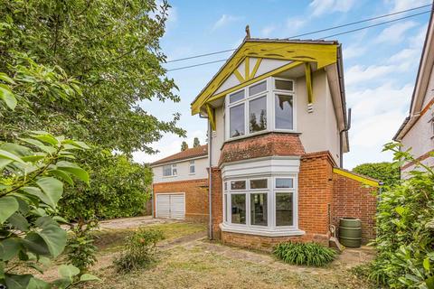 6 bed property, in Breach Avenue, £795,000