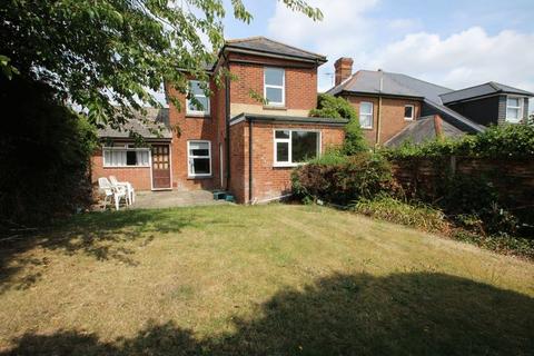 3 bed property, in Castle Road, £365,000