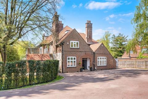 3 bed property, in Hoyland Down, £1,295,000