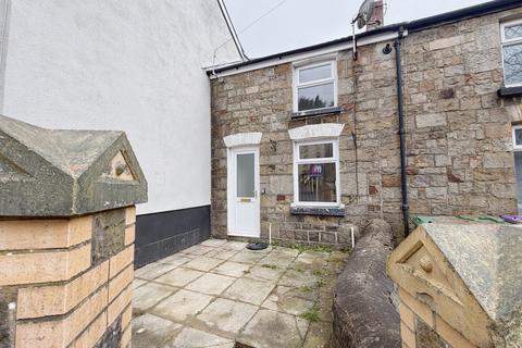 2 bed property, in King Street, £140,000