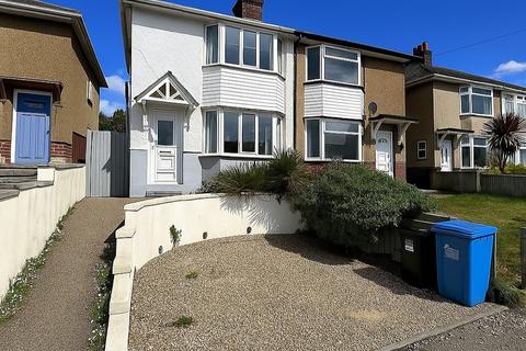 3 bed property, in Sunnyside Road, £325,000