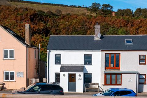 3 bed property, in Beesands, £575,000