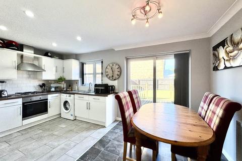 4 bed property, in Hydrangea Way, £287,950