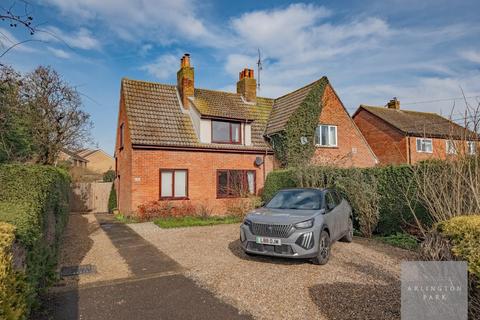 3 bed property, in Chapel Road, £350,000