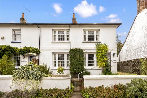3 bed property, in The Square, £375,000
