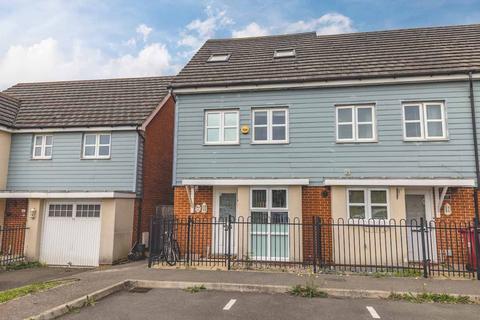 3 bed property, in Mathecombe Road, £425,000