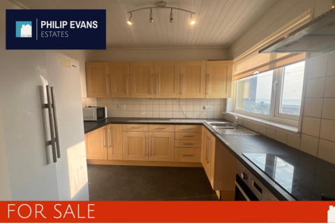 4 bed property, in Borth SY24, £280,000