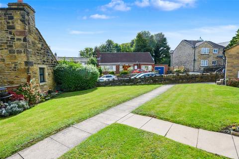 2 bed property, in Mount Pleasant Court, £145,000