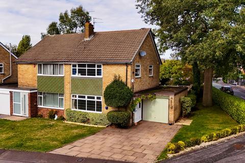 3 bed property, in St Marys Way, £360,000