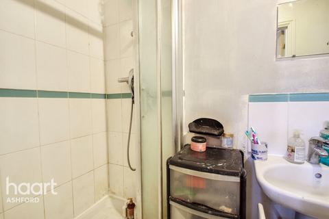 5 bed property, in Violet Way, £350,000