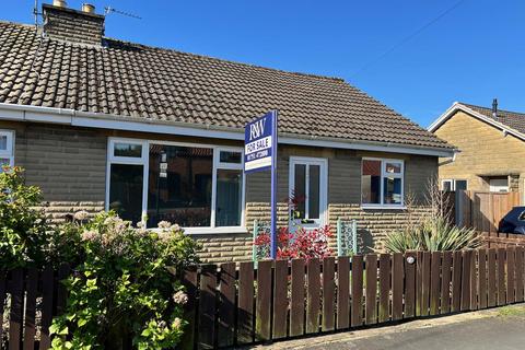 2 bed property, in Firthland Road, £198,000