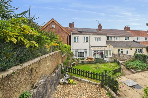 3 bed property, in London Road, £300,000