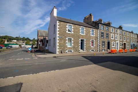 3 bed property, in Buccleuch Street, £150,000