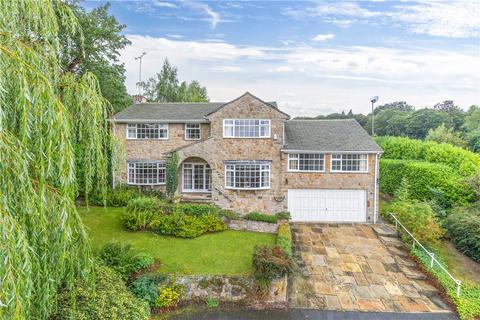 5 bed property, in Wellhead Close, £795,000
