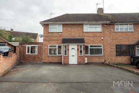4 bed property, in Springway Close, £370,000