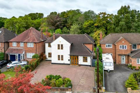 4 bed property, in Grassmoor Road, £845,750