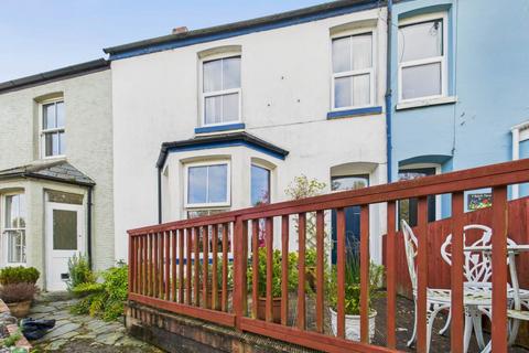 3 bed property, in Beech Terrace, £185,000