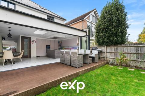 4 bed property, in Sidney Road, £850,000