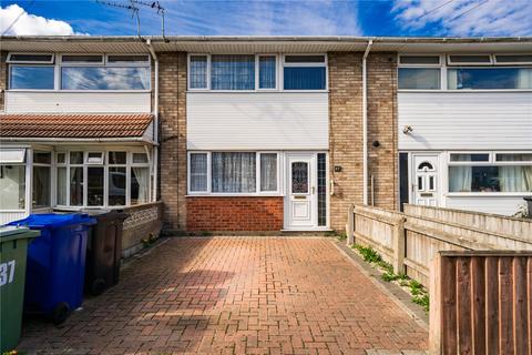 3 bed property, in Salamander Close, £75,000