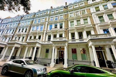 Land, in George Street, £10,500,000