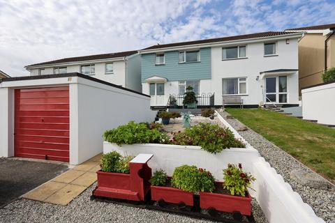3 bed property, in Meadway, £275,000