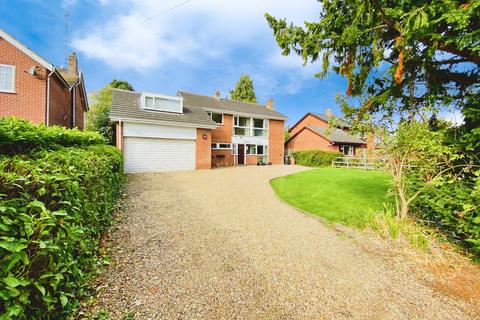 5 bed property, in Rectory Road, £599,950