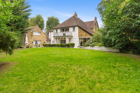 6 bed property, in Allum Lane, £1,750,000