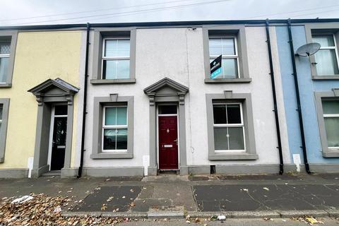 6 bed property, in Glamorgan Street, £250,000