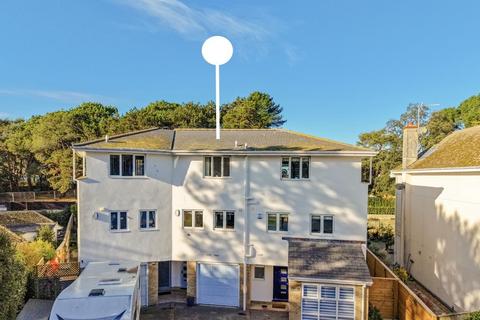 3 bed property, in Panorama Road, £630,000