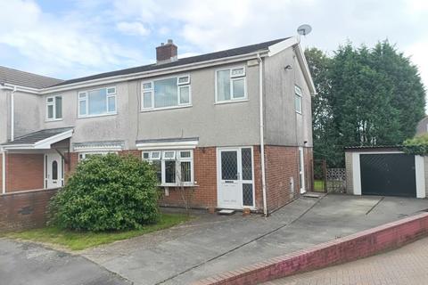 3 bed property, in 20 Llys Aneirin, £145,000