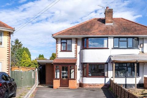3 bed property, in Renton Road, £260,000