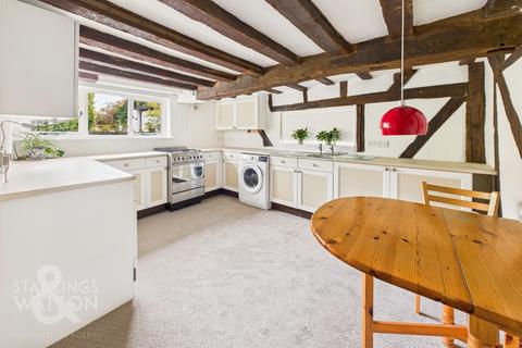 3 bed property, in The Green, £340,000