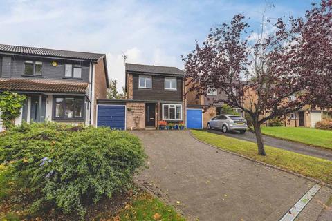 3 bed property, in Ruscombe Gardens, £625,000