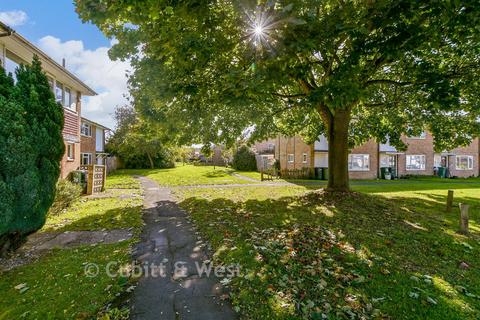 3 bed property, in Petridge Road, £425,000