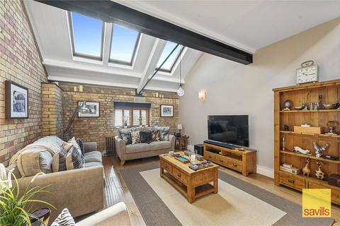 2 bed property, in Pump House Close, £950,000