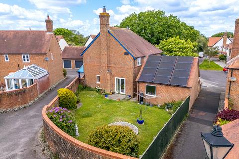 4 bed property, in Stoborough, £575,000