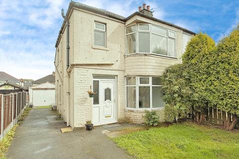 3 bed property, in Ederoyd Grove, £260,000