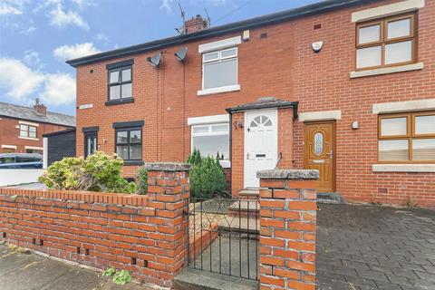 2 bed property, in Thelma Street, £195,000