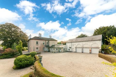 7 bed property, in The Cedars, £1,500,000