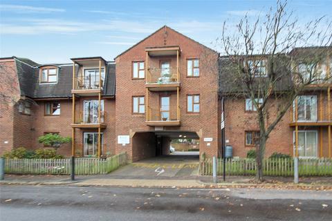 1 bed property, in Chalkwell Park Drive, £135,000