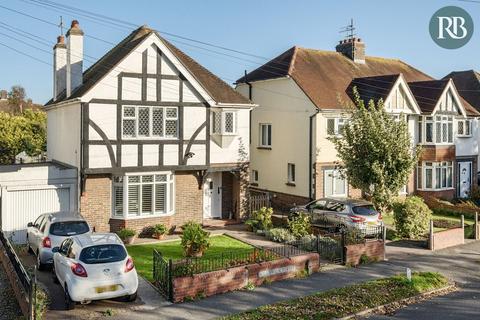 3 bed property, in Southwick Street, £800,000